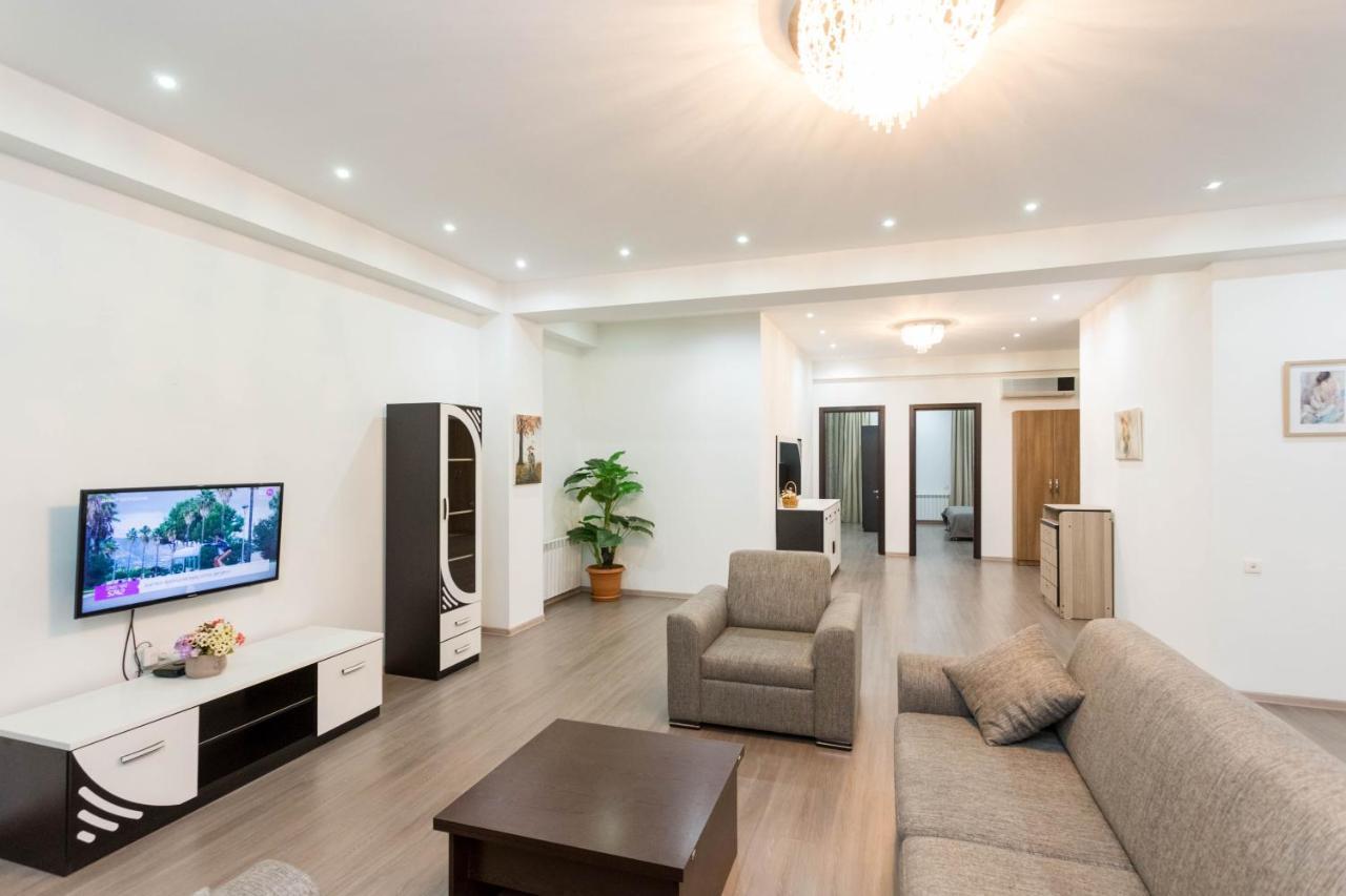 Apartment In The City Center Lll Tbilissi Extérieur photo